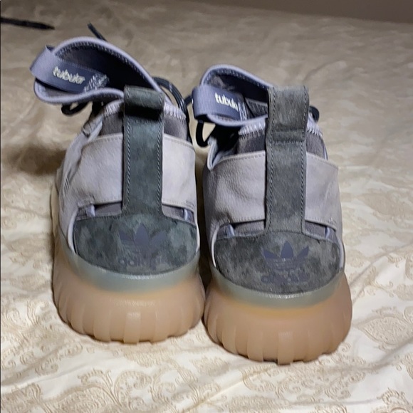 Adidas shoes - Picture 3 of 6